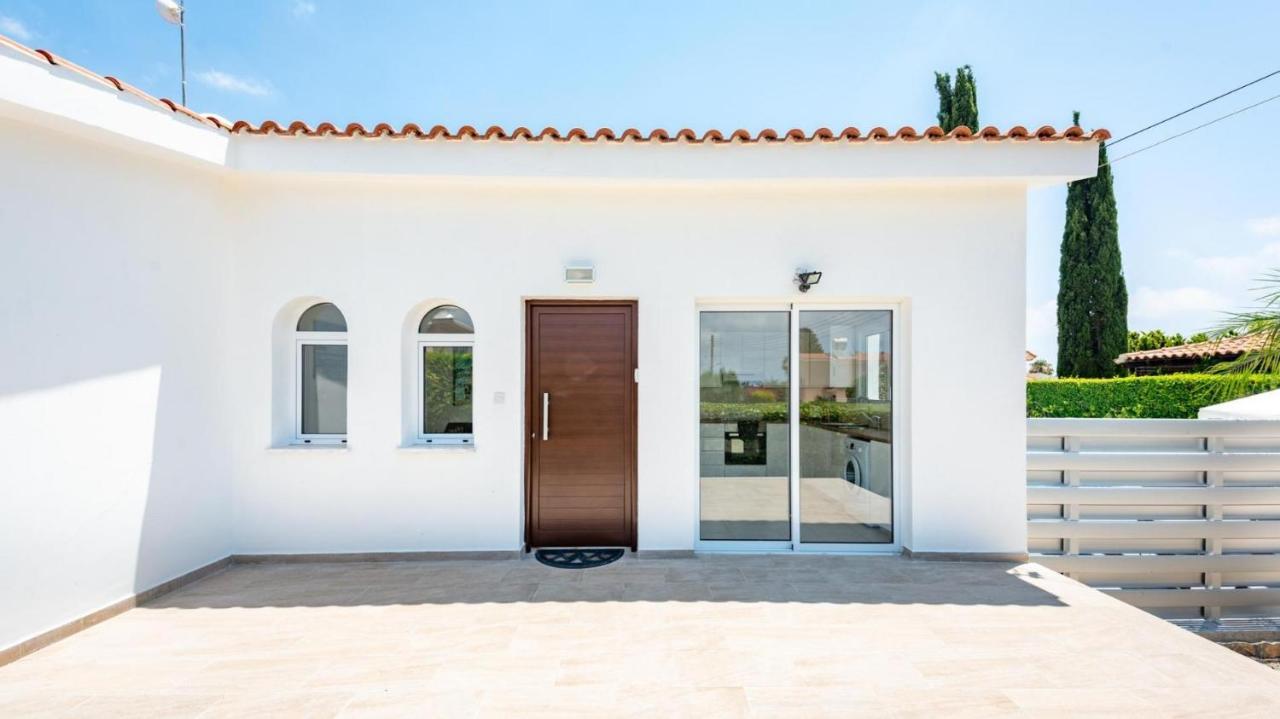 Bungalow Mikaella By Ezoria Villas คอรัลเบย์ ภายนอก รูปภาพ