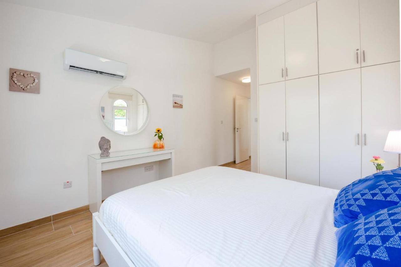 Bungalow Mikaella By Ezoria Villas คอรัลเบย์ ภายนอก รูปภาพ