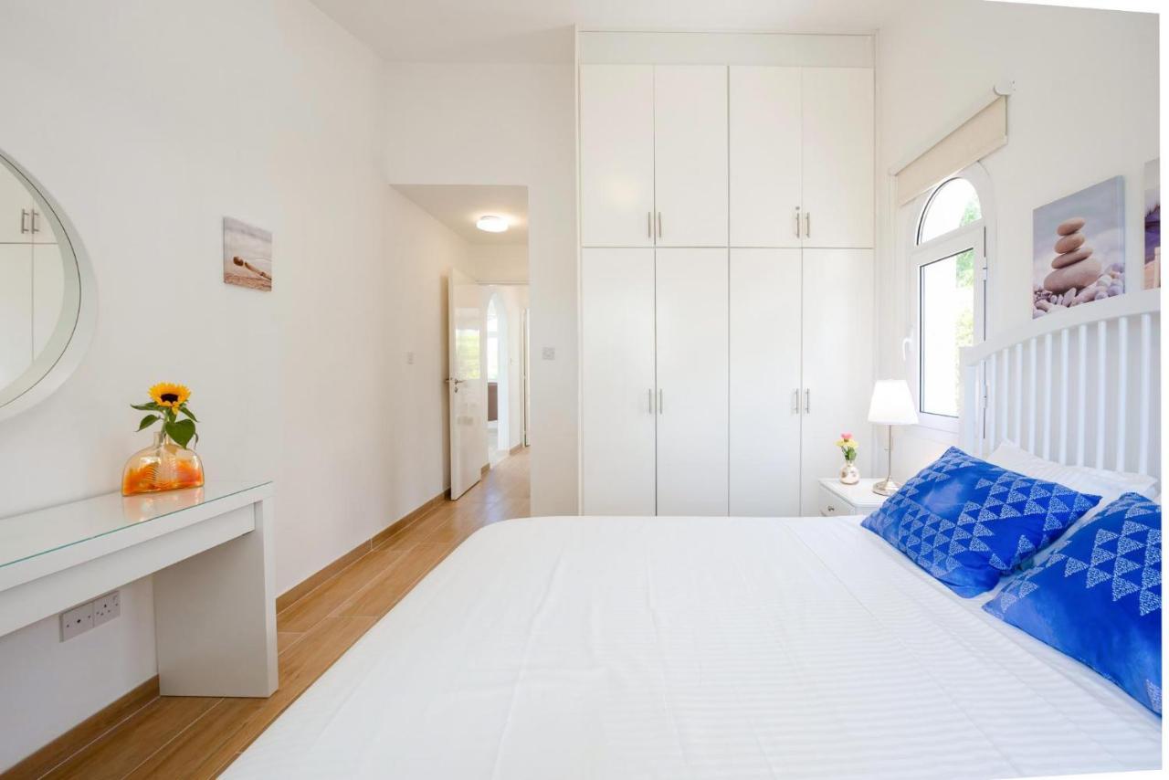 Bungalow Mikaella By Ezoria Villas คอรัลเบย์ ภายนอก รูปภาพ