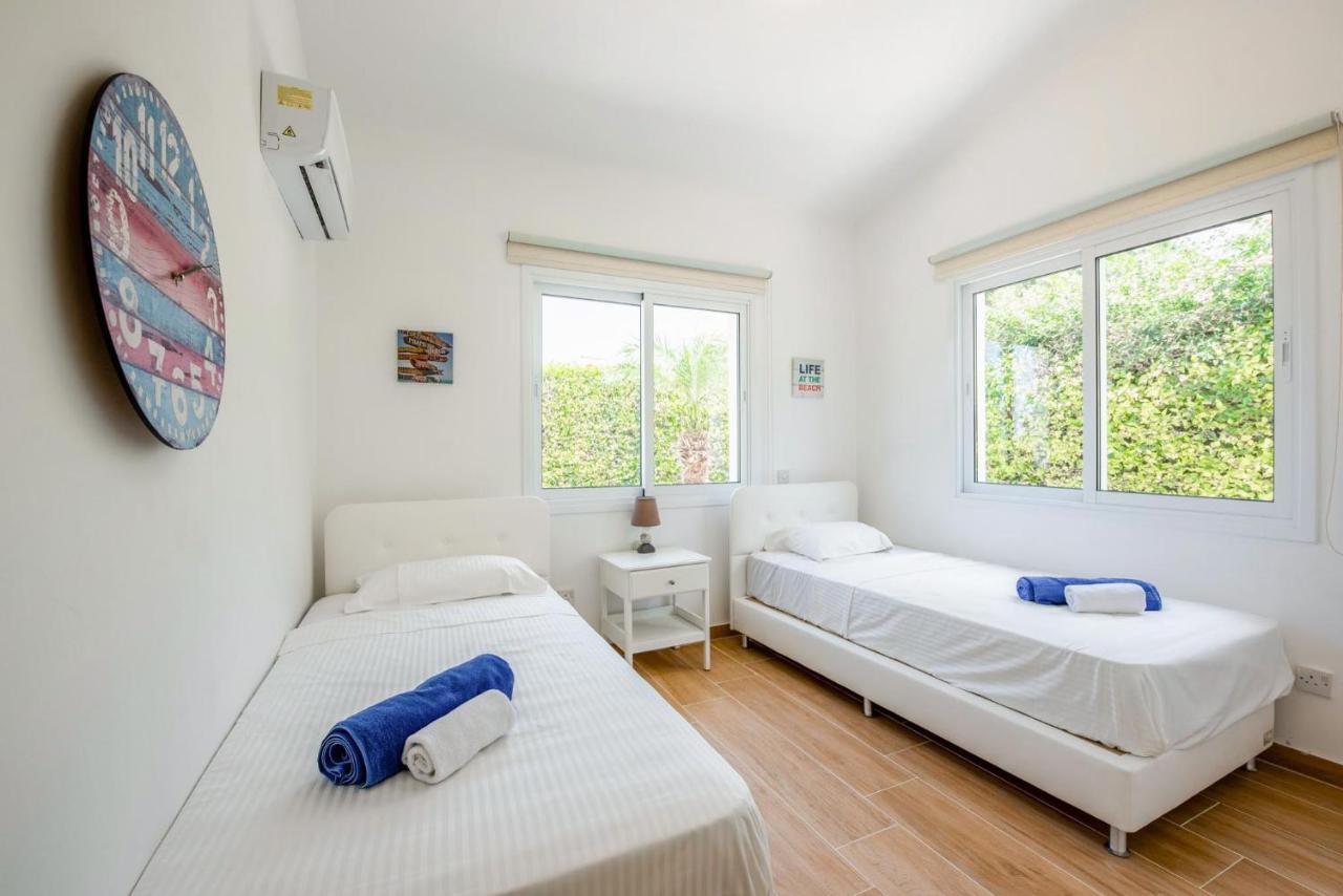 Bungalow Mikaella By Ezoria Villas คอรัลเบย์ ภายนอก รูปภาพ