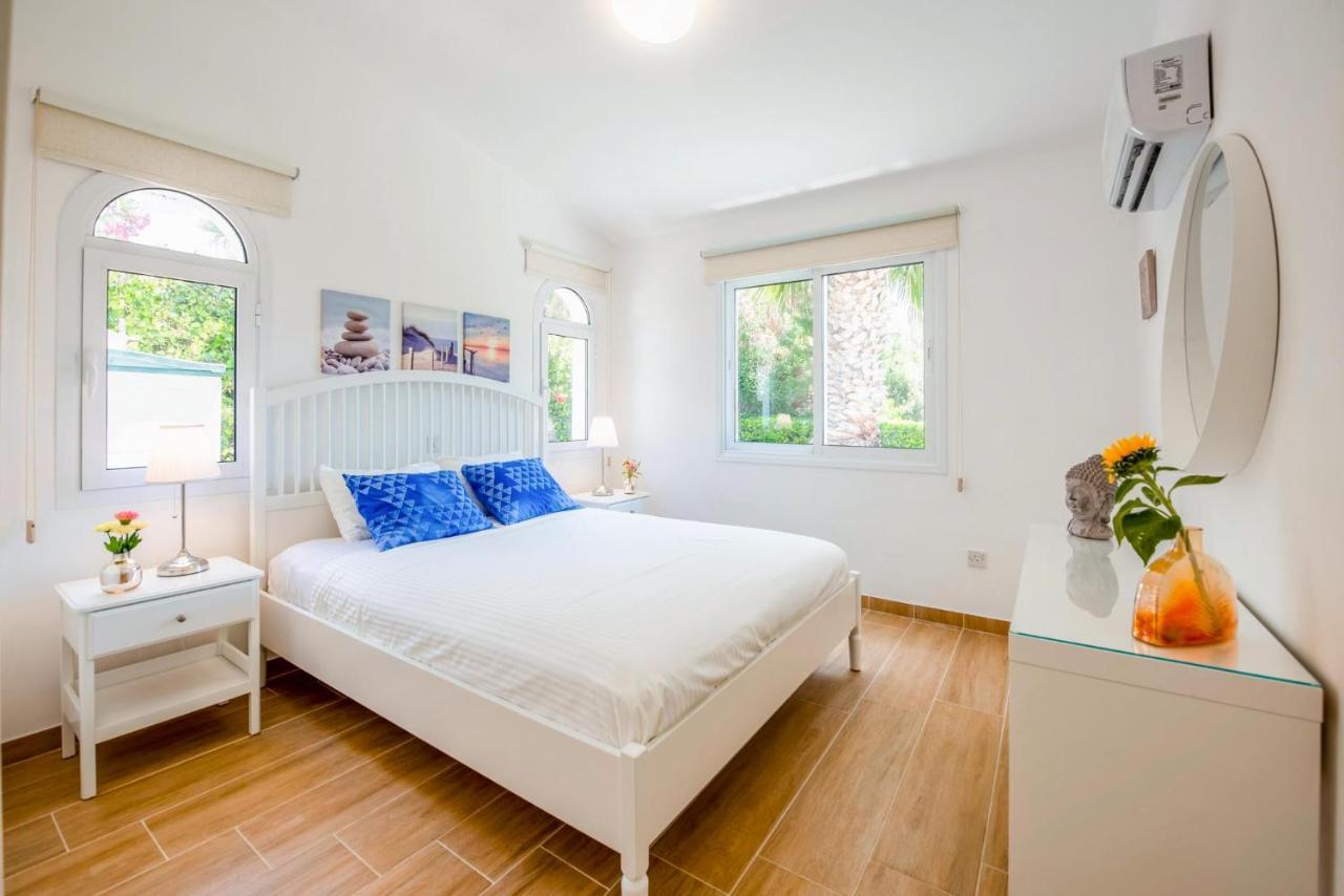 Bungalow Mikaella By Ezoria Villas คอรัลเบย์ ภายนอก รูปภาพ