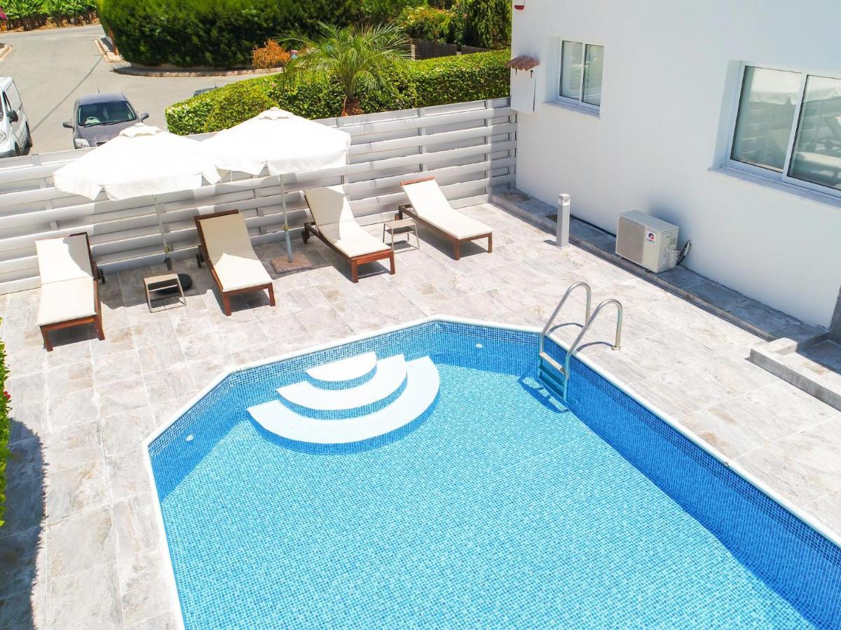 Bungalow Mikaella By Ezoria Villas คอรัลเบย์ ภายนอก รูปภาพ