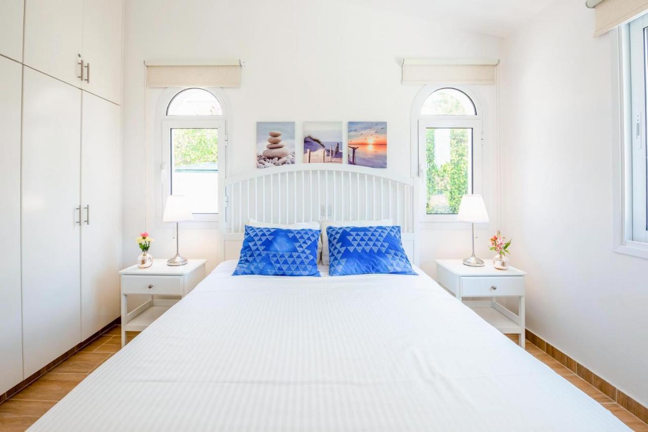 Bungalow Mikaella By Ezoria Villas คอรัลเบย์ ภายนอก รูปภาพ